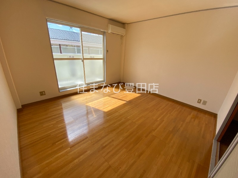 居室・リビング　同型別部屋写真