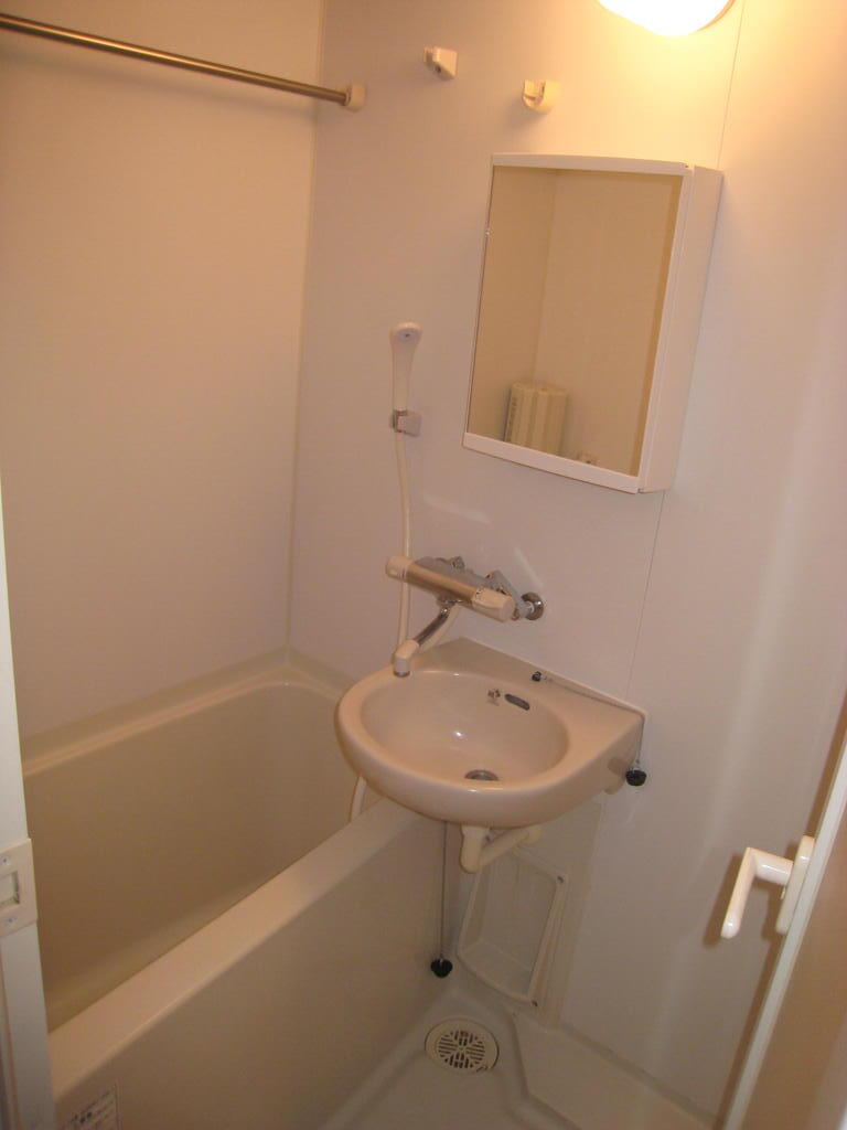 バス・シャワールーム　浴室換気乾燥機能付きバスルーム