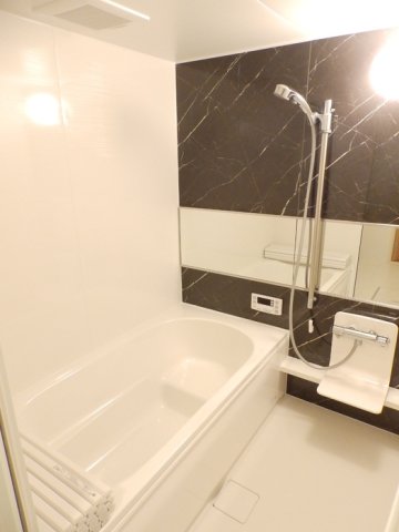 バス・シャワールーム　追い焚き機能付き