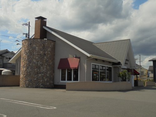 飲食店　石窯パン工房ルヴァン（飲食店）まで670m