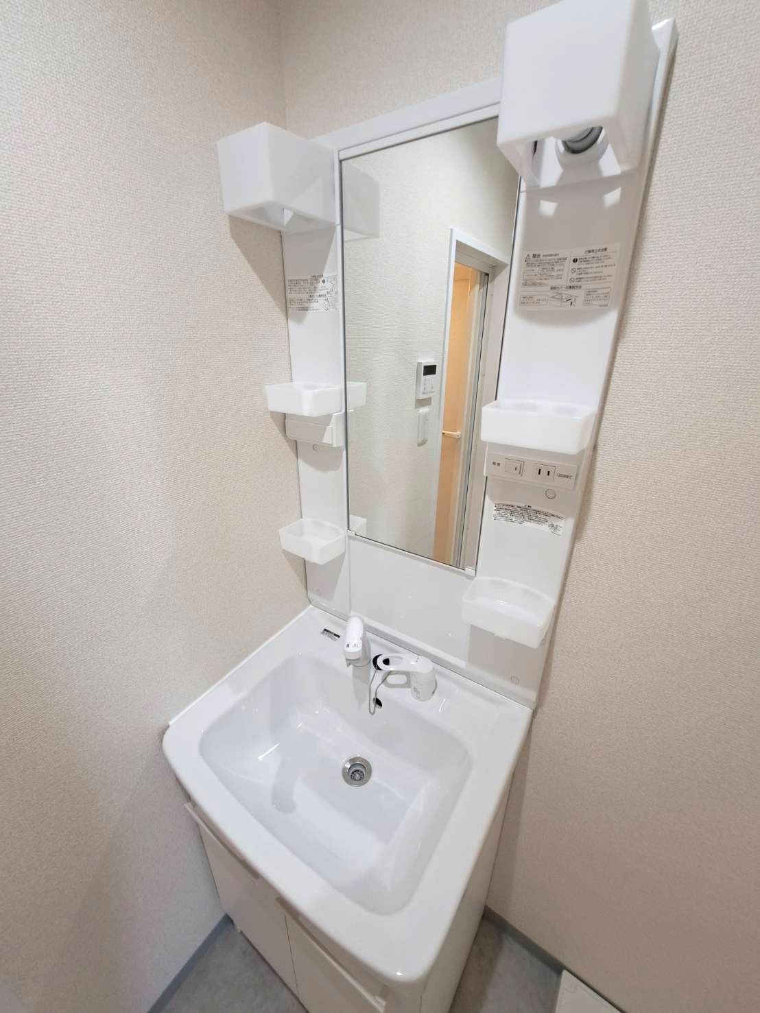 洗面設備　新品の独立洗面台☆