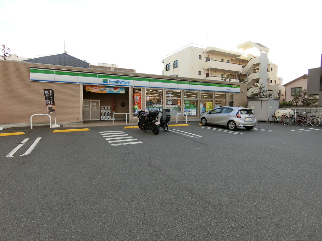 コンビニ　ファミリーマート川崎東門前店（コンビニ）まで124m