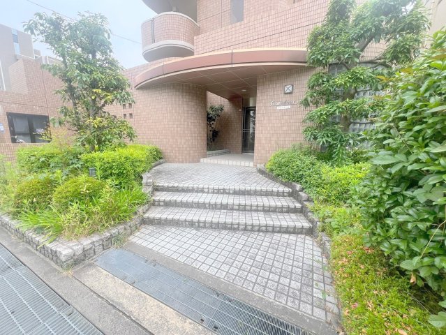 エントランス　綺麗なエントランスです。