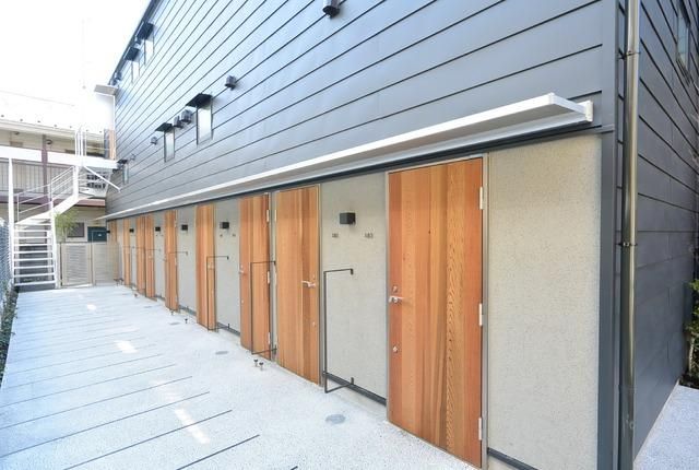 エントランス　★敷地内中庭スペースです★