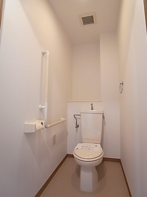 トイレ　清潔感のあるトイレです