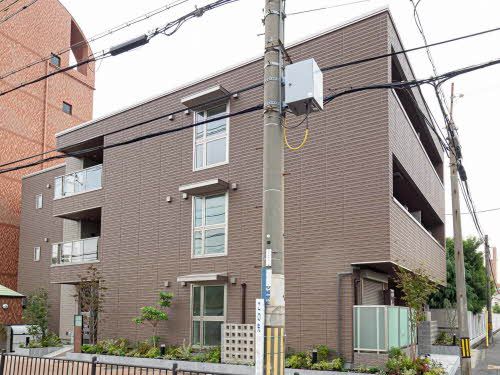 建物外観　積水ハウス施工・重量鉄骨造３階建て