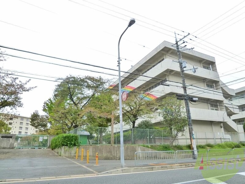 中学校　山田第三中学校（中学校）まで666m