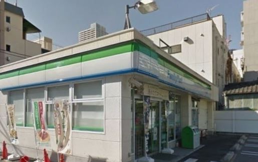 コンビニ　ファミリーマート新丸子駅東店（コンビニ）まで90m