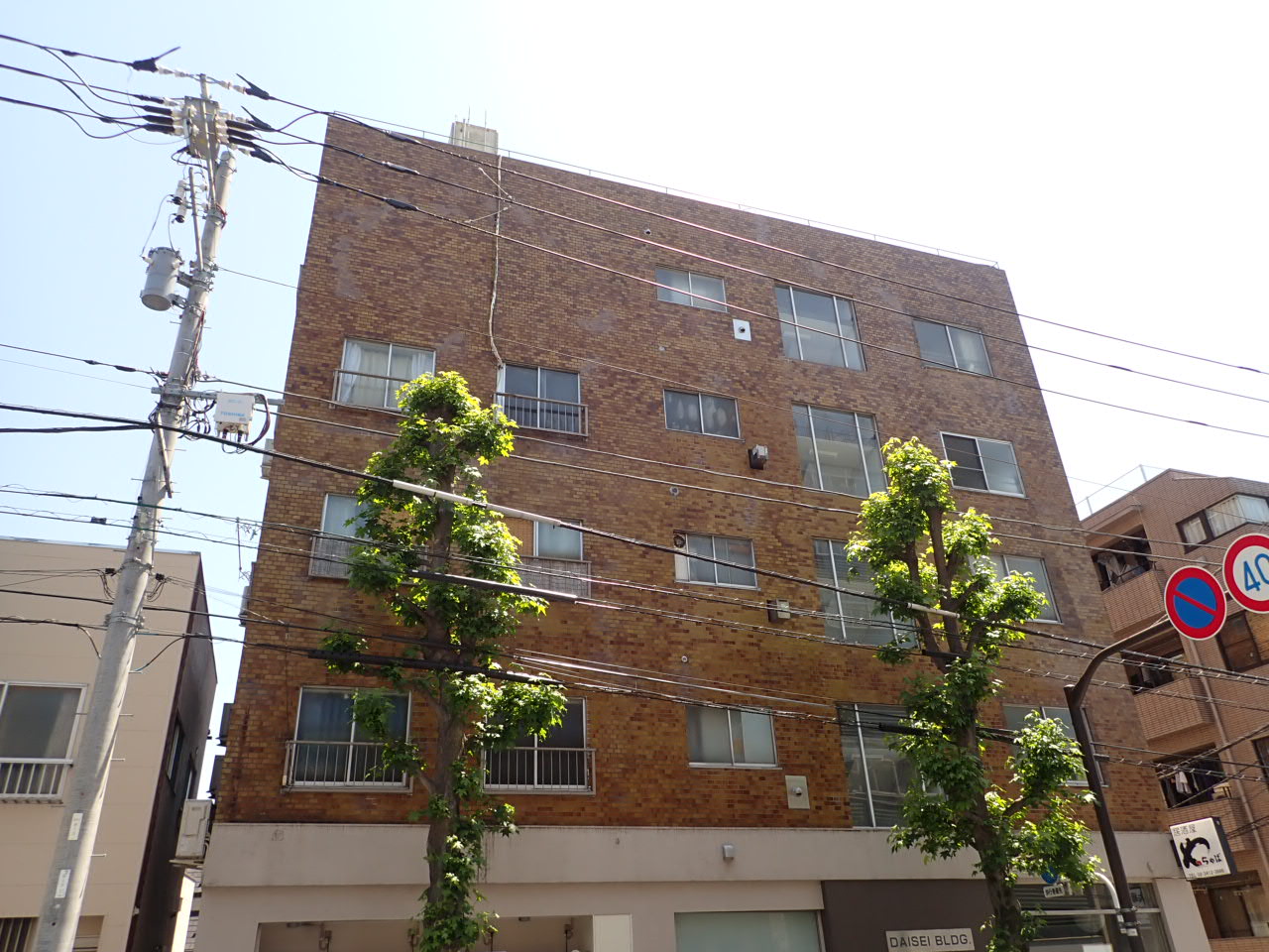 建物外観　レトロなマンション♪