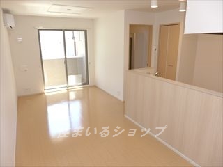 居室・リビング　お洒落なアイランドキッチン