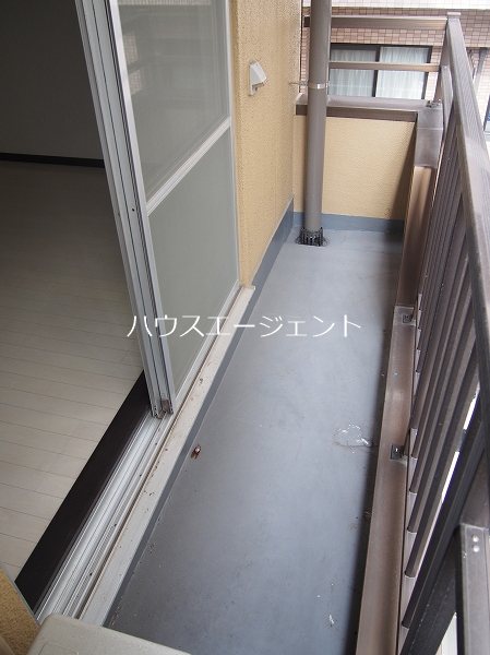 バルコニー　広めのベランダ。※別部屋参考写真