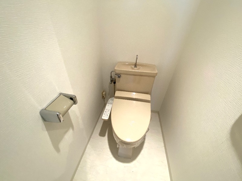 トイレ　温水暖房便座です！