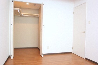 収納　奥行きのあるクローゼットです♪