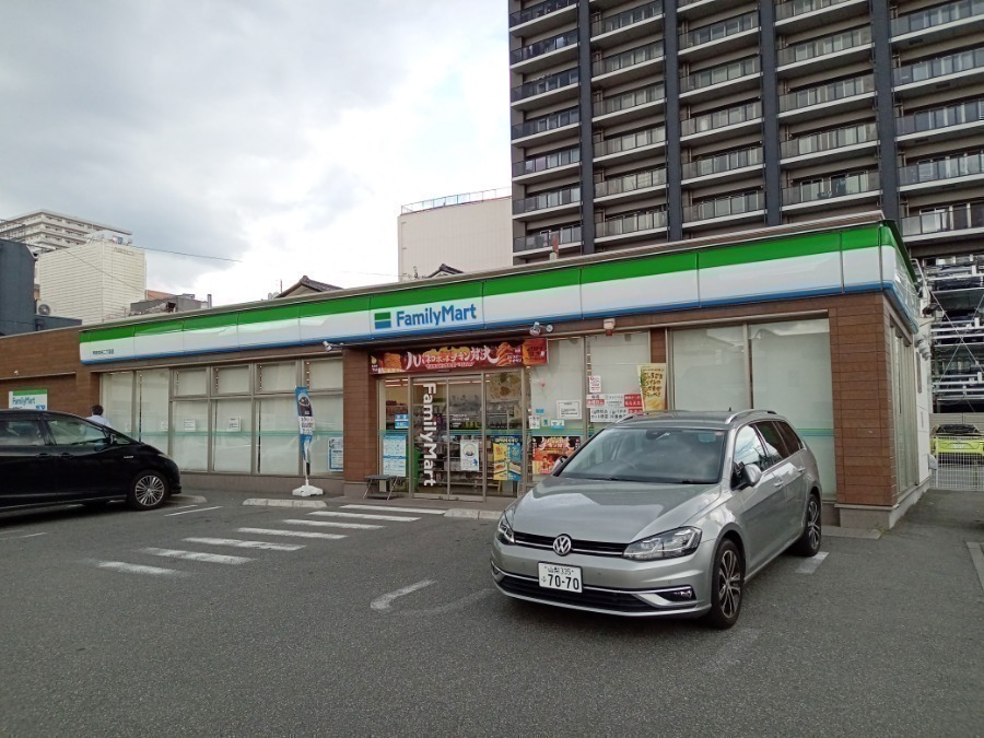 コンビニ　ファミリーマート甲府中央二丁目店（コンビニ）まで365m