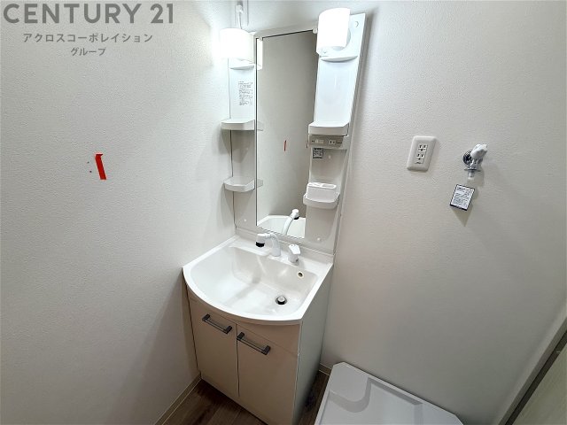 洗面設備　洗面所内に室内洗濯機置場がついてます！