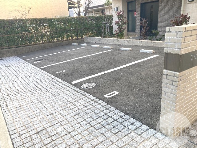 駐車場　敷地内駐車場