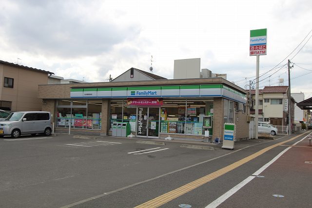 コンビニ　ファミリーマート仙台薬師堂駅前店（コンビニ）まで56m