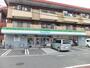 コンビニ　ファミリーマート（コンビニ）まで971m
