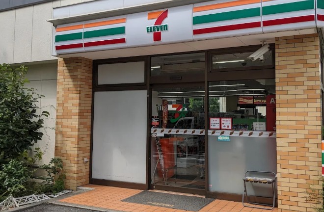 コンビニ　セブンイレブン 港区海岸3丁目店（コンビニ）まで46m