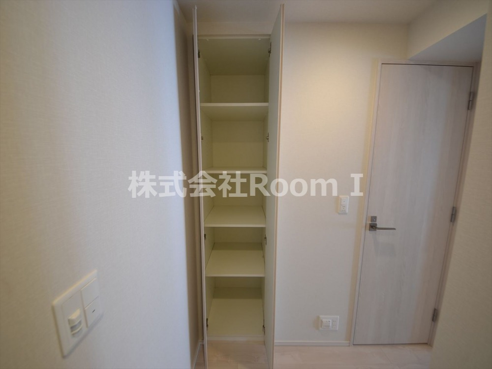玄関　収納もある玄関です
