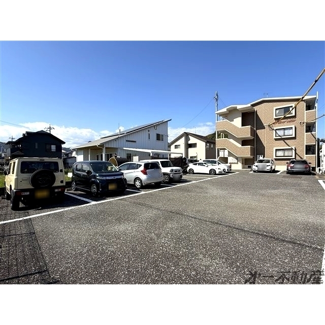 駐車場　駐車場