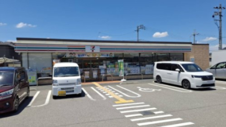 コンビニ　セブンイレブン 田原本千代店（コンビニ）まで725m