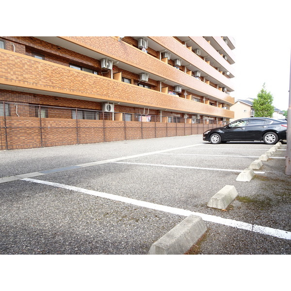 駐車場　敷地内駐車場