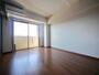 居室・リビング　※お部屋の階数により建具の色合いが違います　現況優先