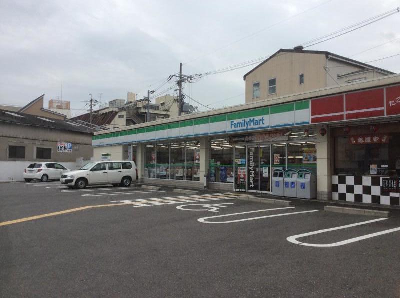 コンビニ　ファミリーマート 三津屋中三丁目店（コンビニ）まで707m