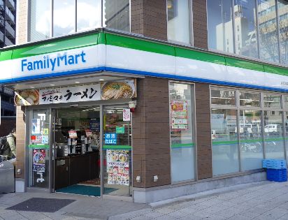 コンビニ　ファミリーマート 西天満四丁目店（コンビニ）まで234m