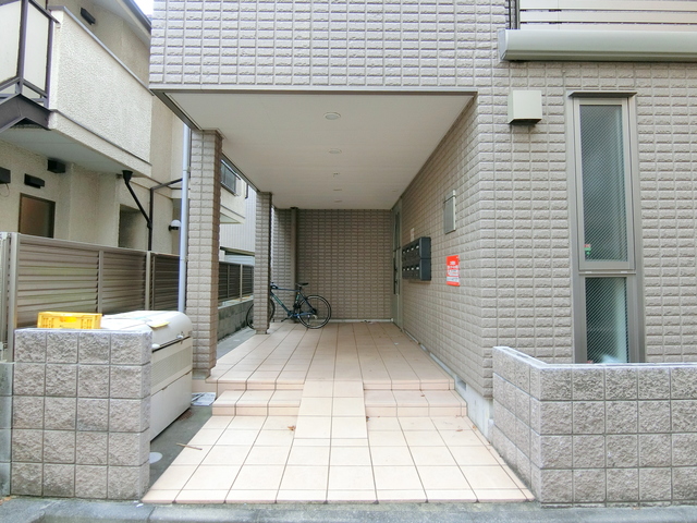 エントランス　★雨も気にならない駐輪スペース★