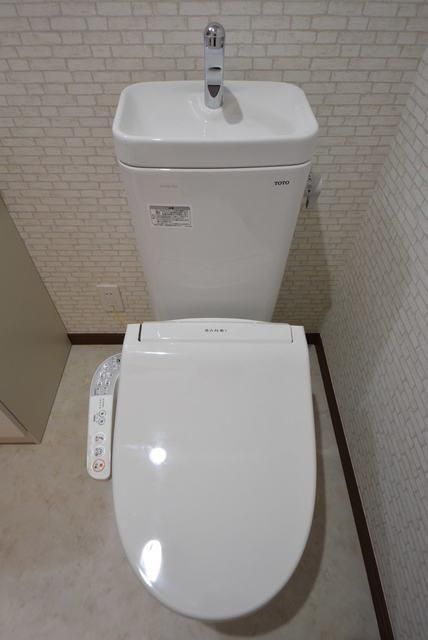 トイレ　★温水洗浄便座付きです★