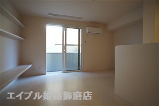 THE RESIDENCE 姫路神屋町の居間写真