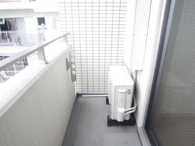 バルコニー　バルコニー洗濯物もしっかり干せます