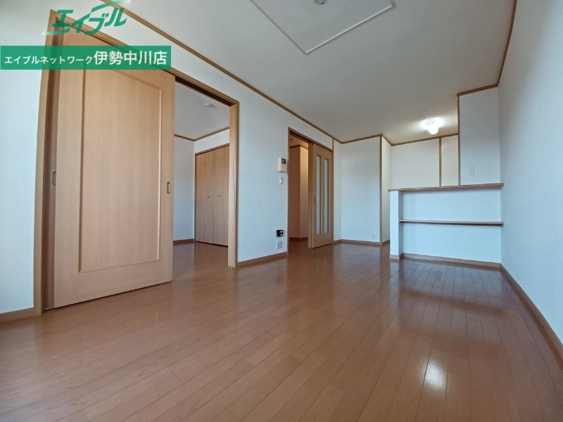 居室・リビング　別部屋参考写真です。