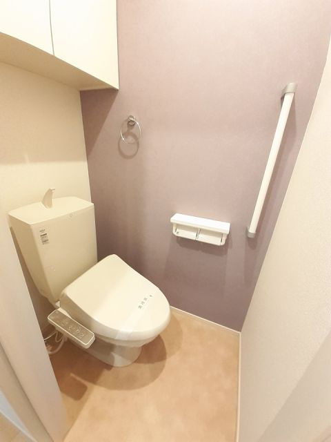 ＪＲ芸備線 三次駅 徒歩11分 2階建 築8年のトイレ写真