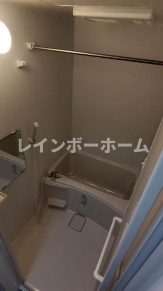 バス・シャワールーム　落ち着いた空間のお風呂です