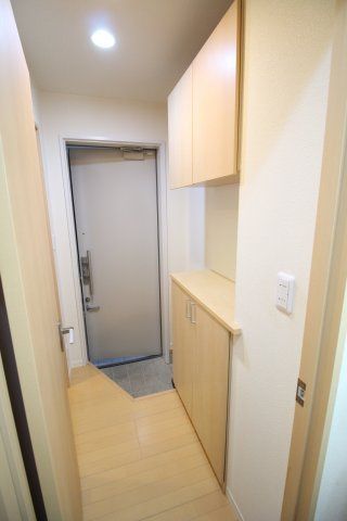 玄関　（別タイプ参考写真）ラ　プリマヴェーラ　豊島区駒込3