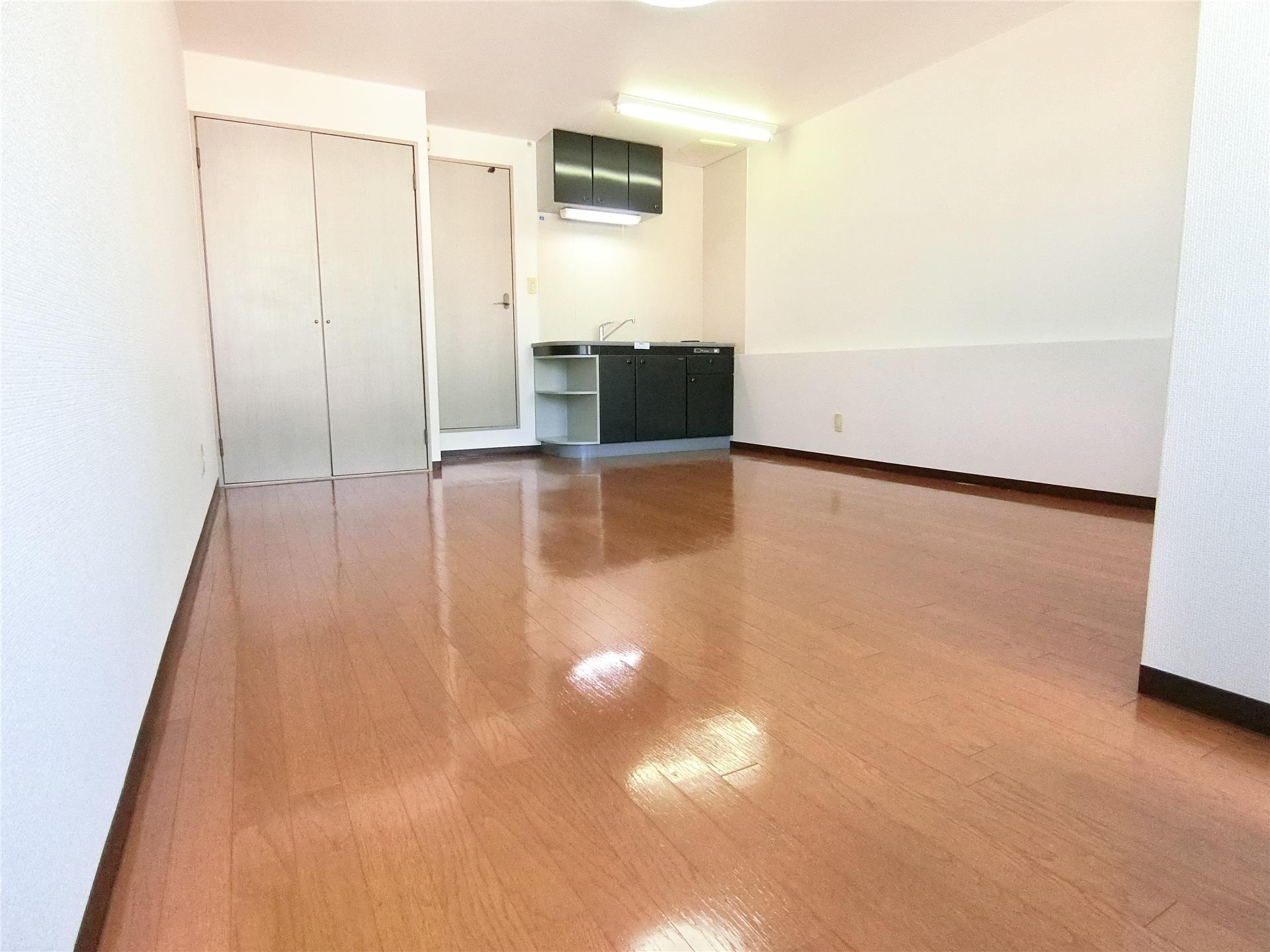 その他部屋・スペース　お掃除が楽なフローリングのお部屋です♪（同仕様画像）