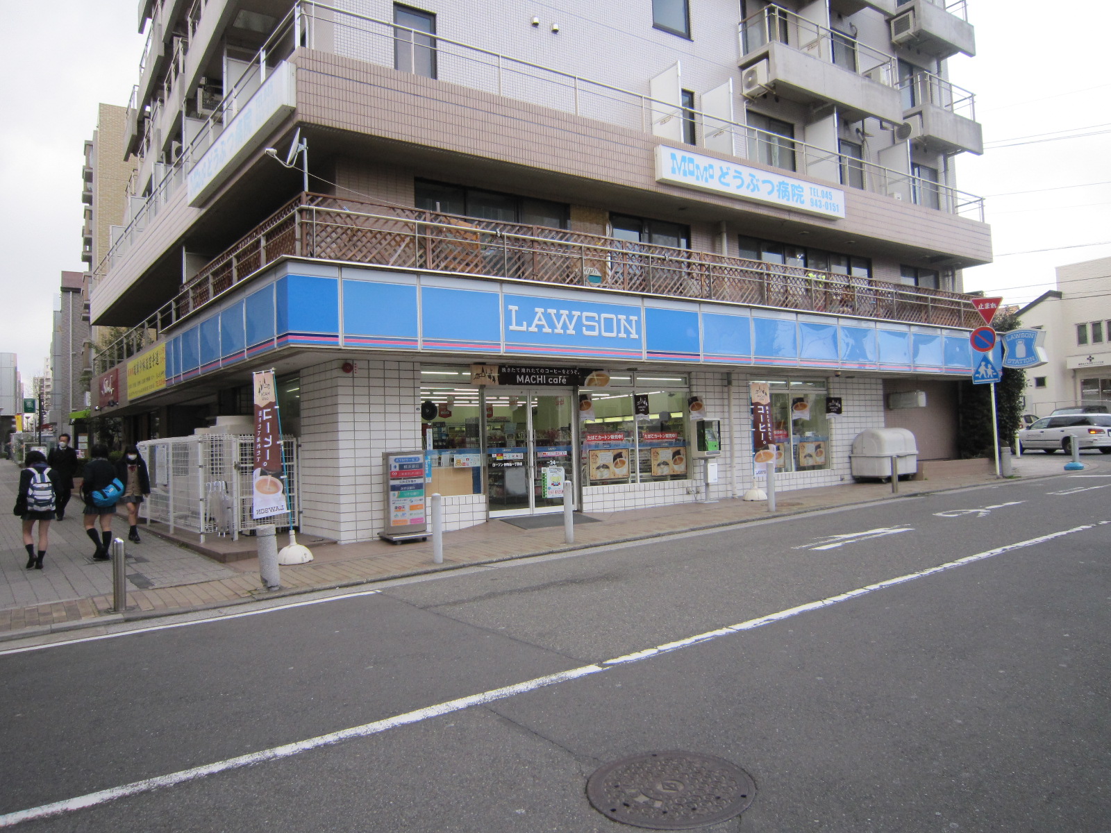 コンビニ　ローソン仲町台1丁目店（コンビニ）まで438m