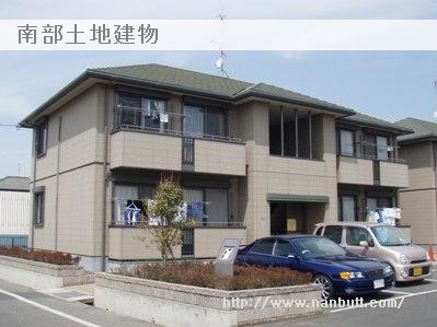建物外観　2004年3月築・リノベーション済みです☆