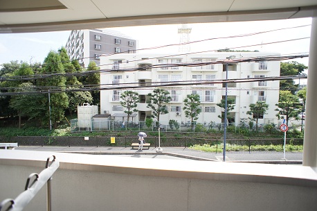 眺望　南向き南道路の為、日当り良好！