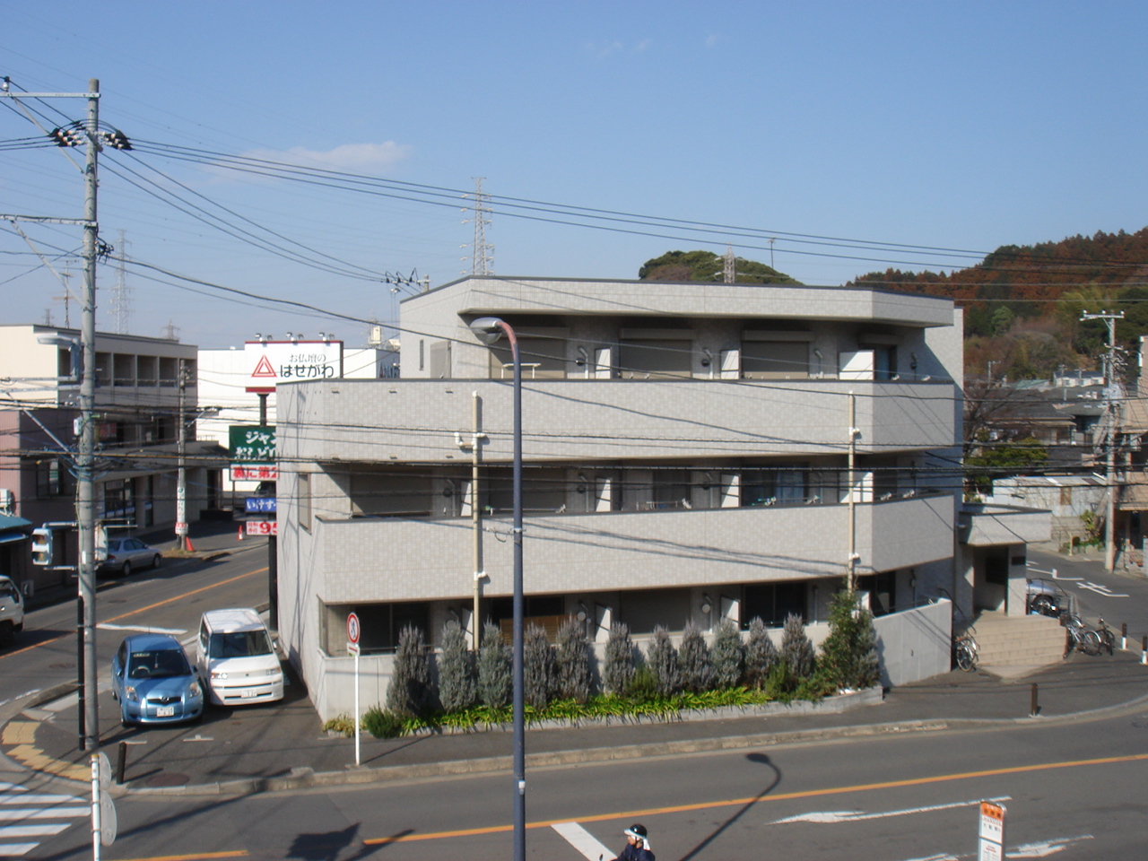 建物外観　南向き南道路につき日当り良好！