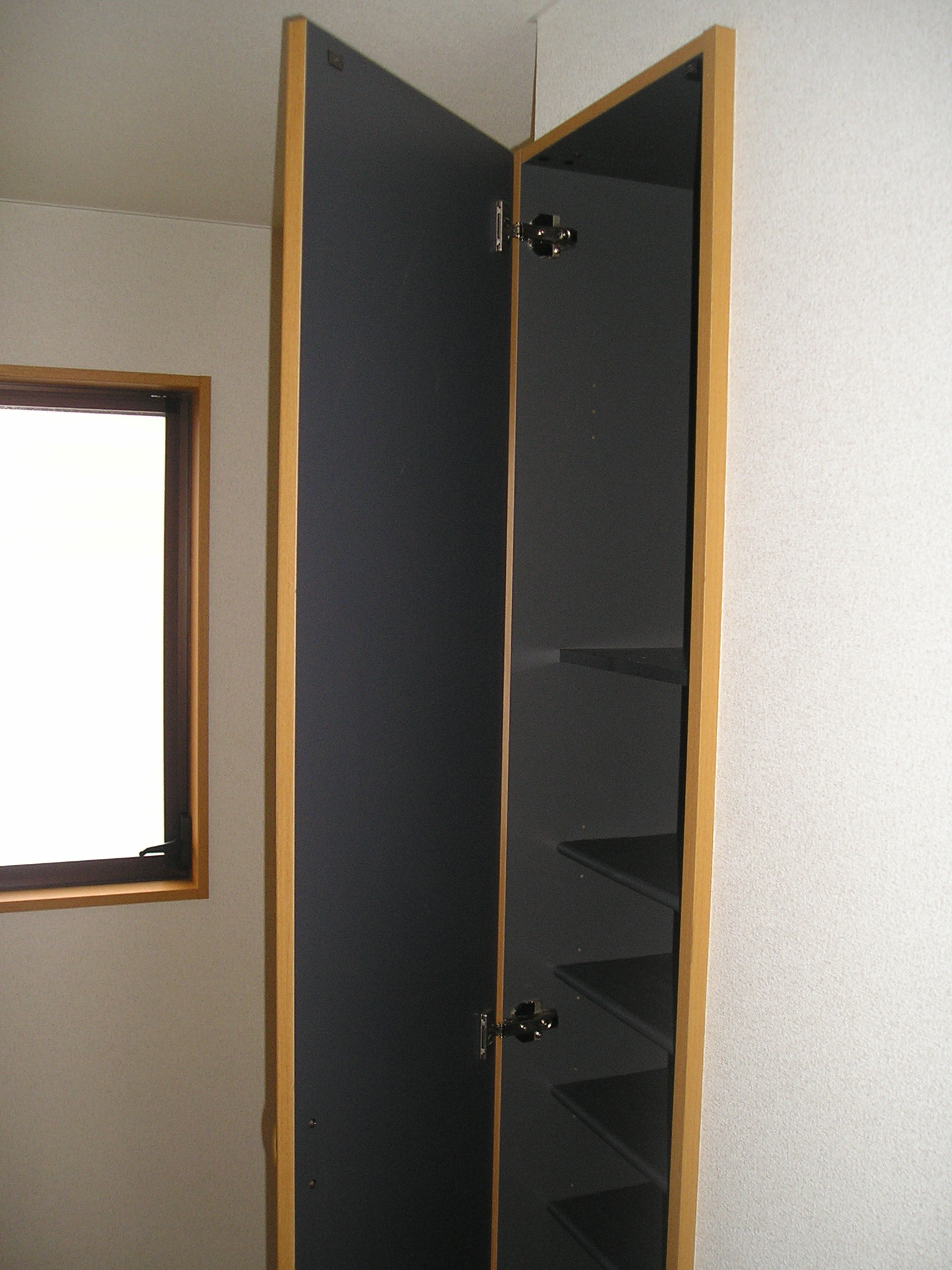 玄関　下駄箱付き