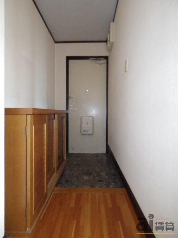 玄関　※クリーニング前