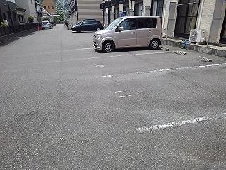 駐車場　敷地内