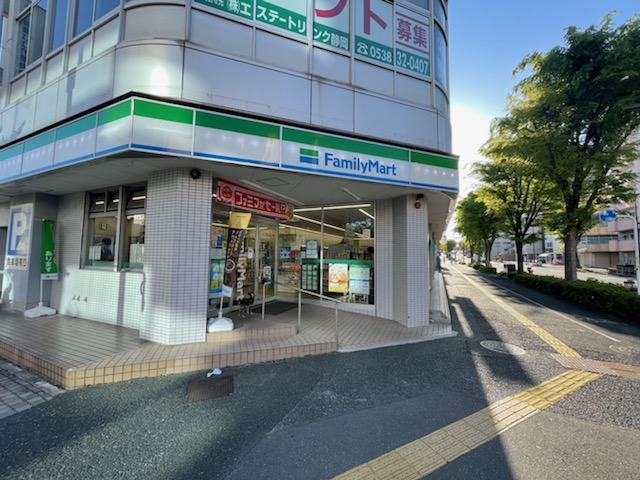 コンビニ　ファミリーマート浜松常盤町店（コンビニ）まで333m
