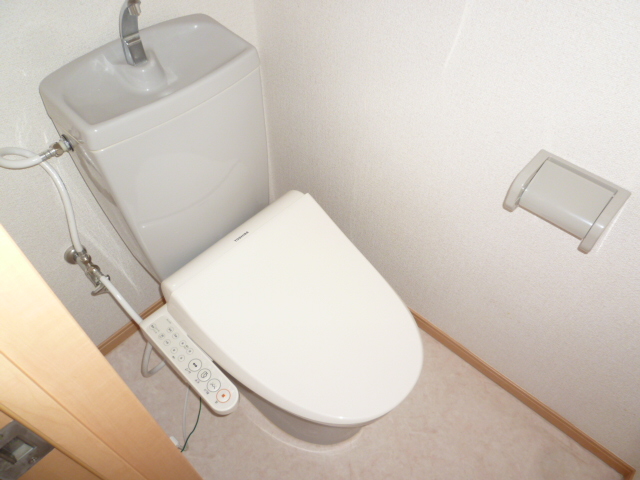 トイレ　シャワートイレでスッキリ