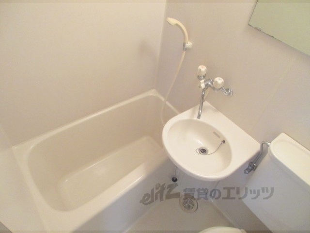 バス・シャワールーム　バス