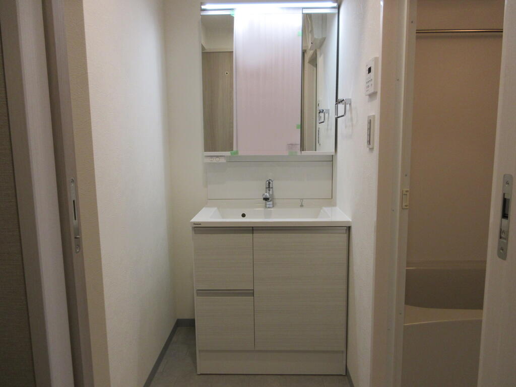 洗面設備　※写真は別のお部屋です。現況を優先させて頂きます。